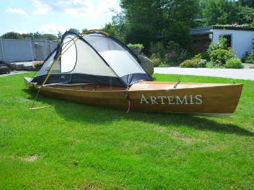 Artemis sailing canoe with tent